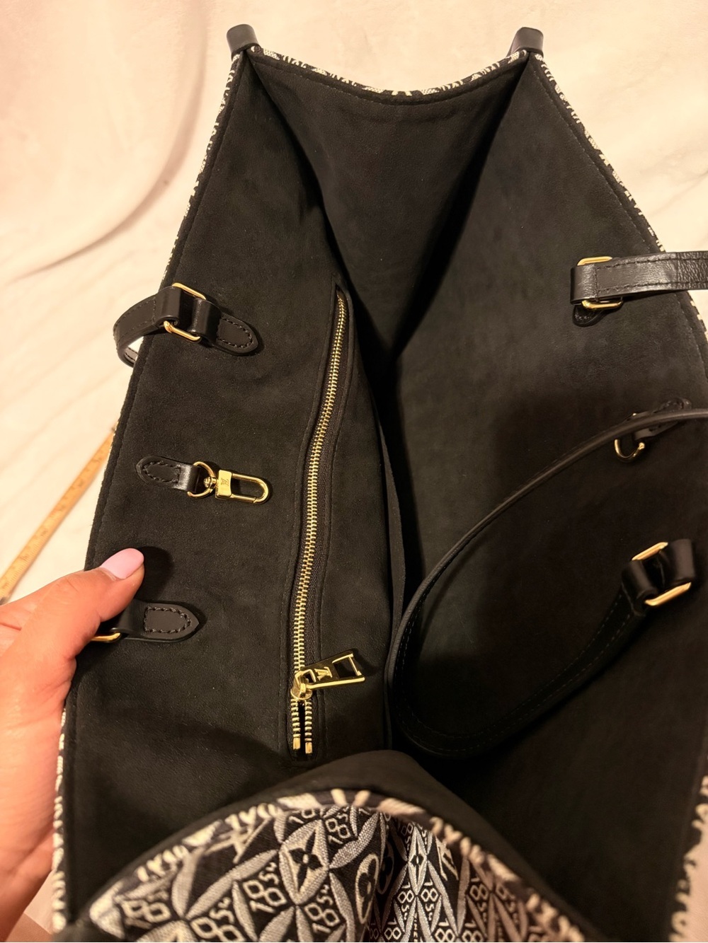 Limited Edition Louis Vuitton OTG GM Tote “Since 1854” Collection With Microchip - Picture 16 of 16